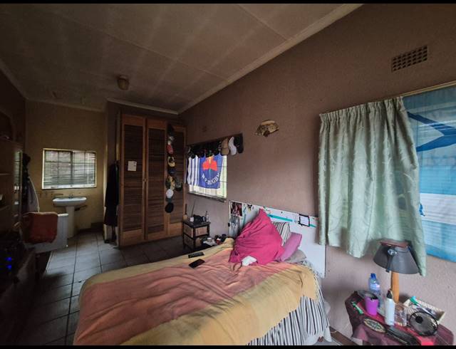 5 BEDROOM HOUSE FOR SALE IN FLORA GARDENS